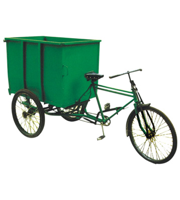 腳蹬三輪垃圾車(chē)